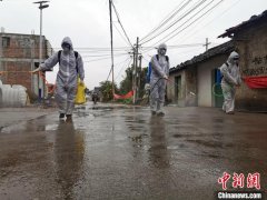 航拍发生疫情的广西村庄 村民安心接受隔离医学